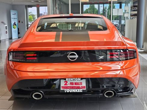 New 2024 Nissan Z Performance w/ Heritage Edition RWD image 5