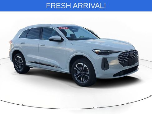 Certified 2025 Audi Q5 Premium Plus w/ Premium Plus AWD/4WD image 1