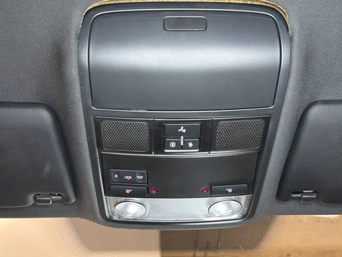 Used 2012 Volkswagen Golf R 2-Door image 17