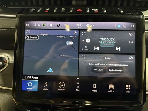 Used 2023 Jeep Grand Cherokee Limited image 16