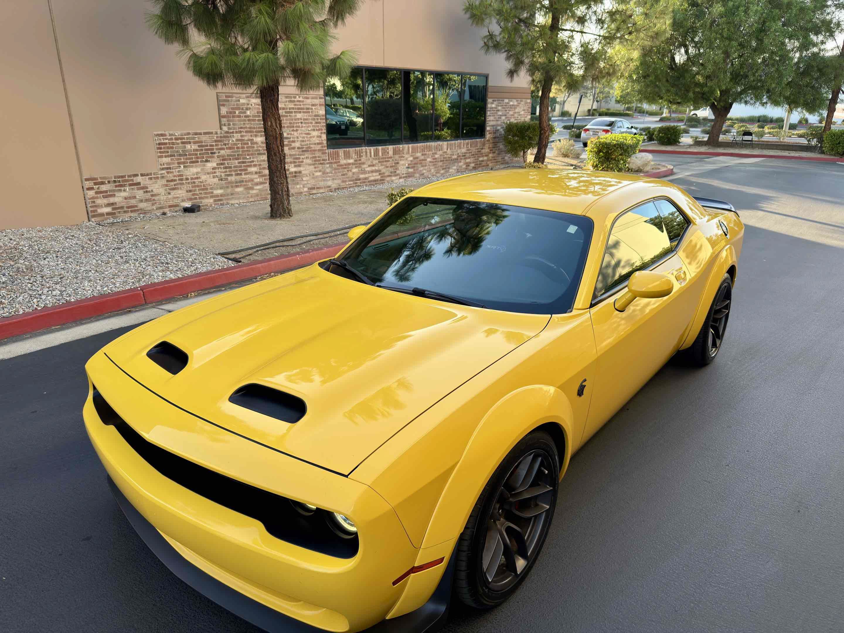 Used 2019 Dodge Challenger SRT Hellcat w/ Widebody Package RWD image 13