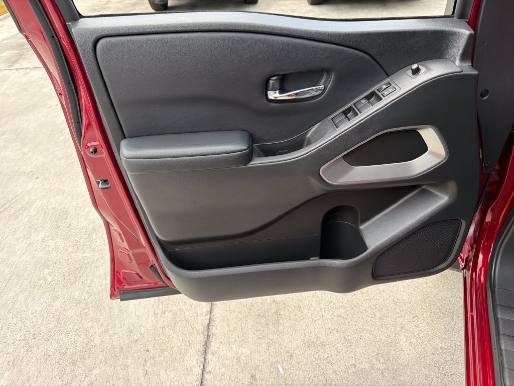 Certified 2025 Nissan Frontier SV RWD image 14