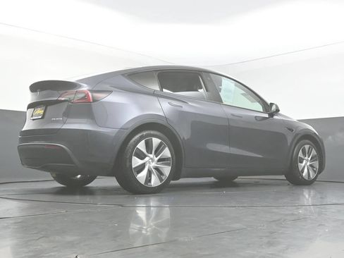 Used 2022 Tesla Model Y Long Range AWD/4WD image 47