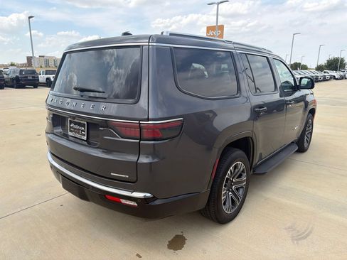 Used 2024 Jeep Wagoneer Series II AWD/4WD image 6