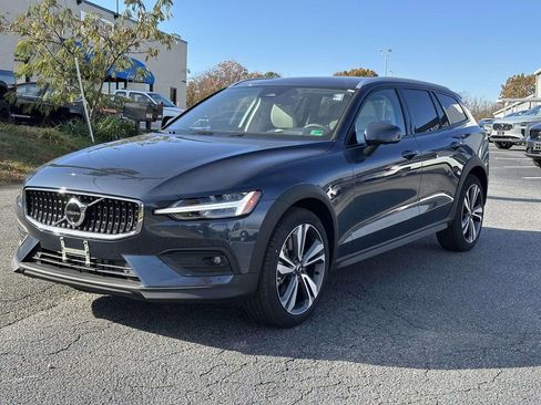 New 2026 Volvo V60 B5 Cross Country Plus w/ Climate Package image 22