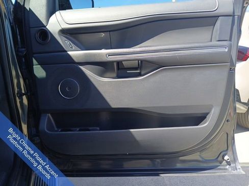 Used 2022 Ford Expedition Max XLT image 17