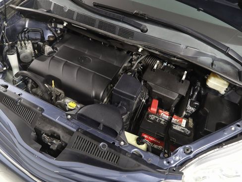 Used 2016 Toyota Sienna LE image 17