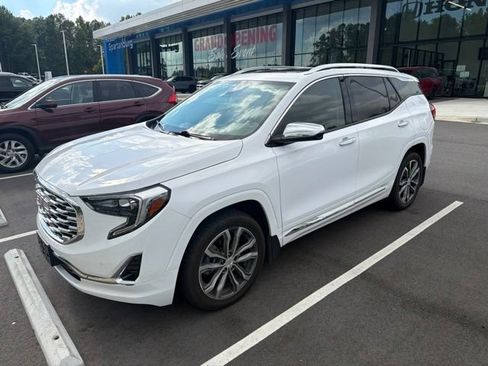 Used 2020 GMC Terrain Denali w/ LPO, Floor Liner Package AWD/4WD image 2