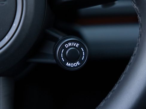 Used 2025 Porsche Panamera 4 E-Hybrid image 15