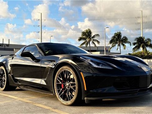 Used 2019 Chevrolet Corvette Z06 RWD image 3