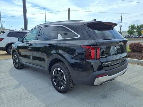 Used 2024 Kia Sorento S AWD/4WD image 2