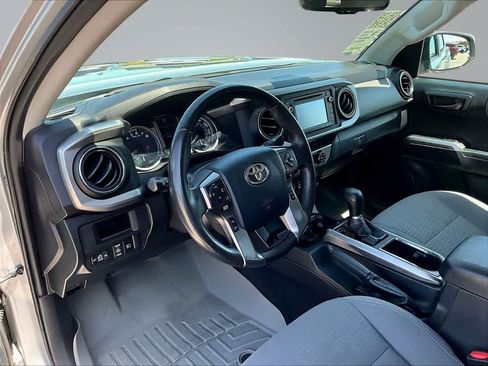 Used 2019 Toyota Tacoma SR5 AWD/4WD image 19