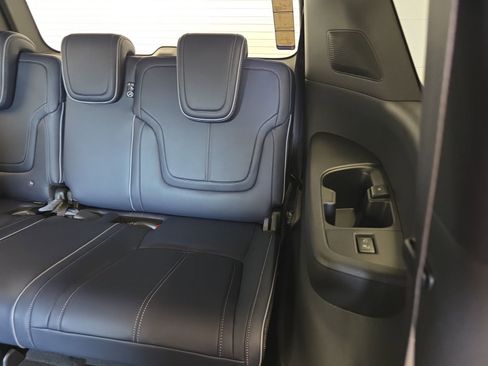 New 2026 INFINITI QX80 4WD image 30