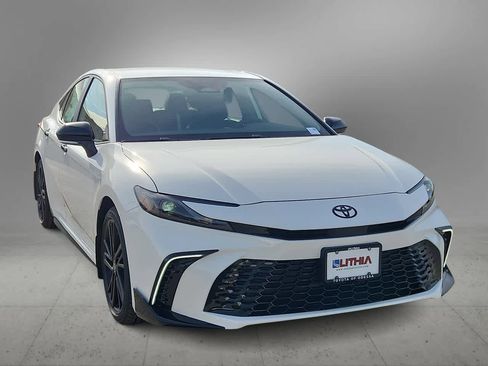 New 2026 Toyota Camry Hybrid image 3