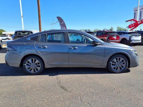 New 2026 Nissan Sentra SL w/ Floor Mat Package image 8