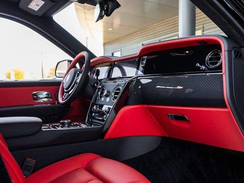 New 2026 Rolls-Royce Cullinan Black Badge image 59