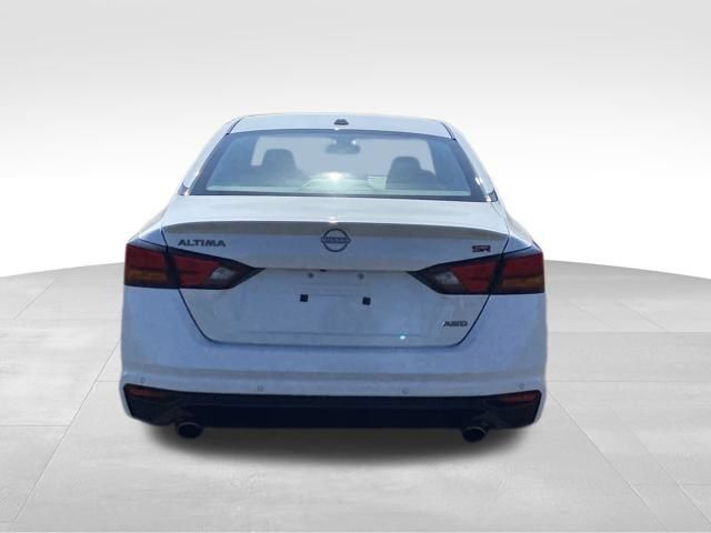 Used 2023 Nissan Altima 2.5 SR AWD/4WD image 4