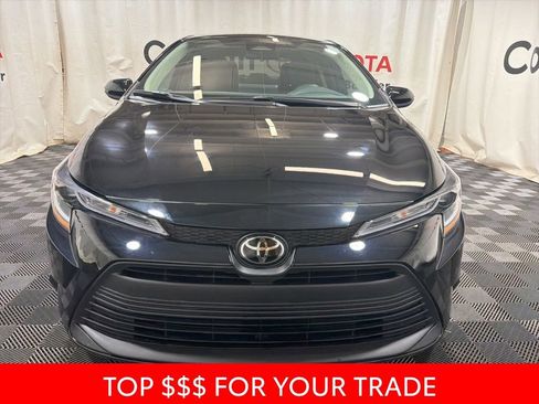 Used 2026 Toyota Corolla LE image 2