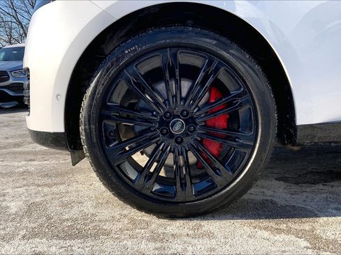 Used 2024 Land Rover Range Rover SE image 5