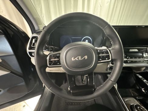 Used 2023 Kia Sorento SX Prestige image 23