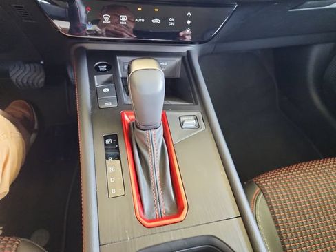 Used 2025 Nissan Kicks SR AWD/4WD image 18