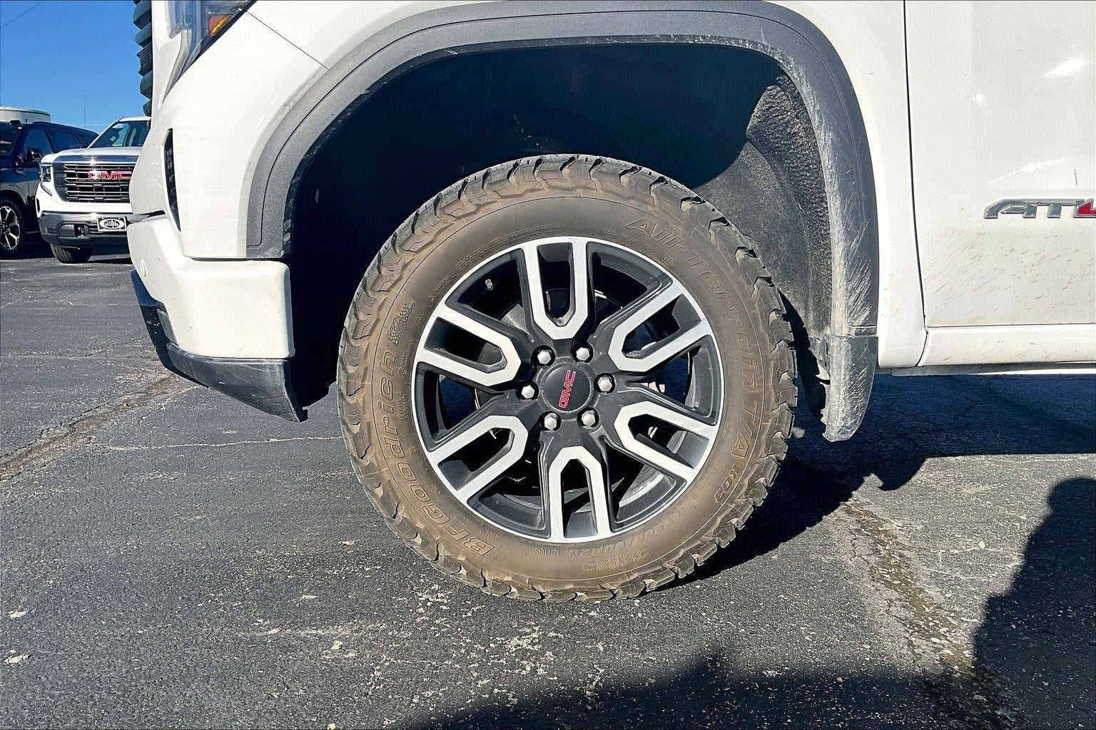 Used 2024 GMC Sierra 1500 AT4 AWD/4WD image 2