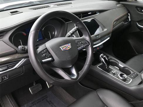 Certified 2023 Cadillac XT4 Sport image 7