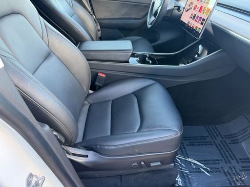 Used 2023 Tesla Model Y 2WD image 9