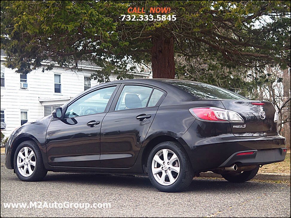 Used 2011 MAZDA MAZDA3 i Touring FWD image 2