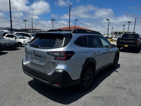 Used 2025 Subaru Outback Onyx Edition XT AWD/4WD image 3