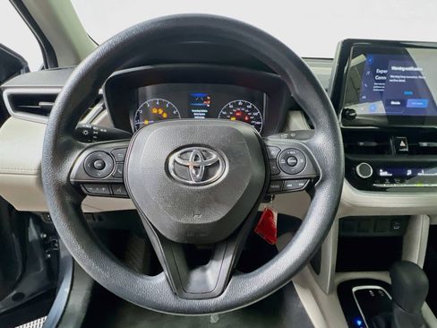 Used 2024 Toyota Corolla Cross L FWD image 17