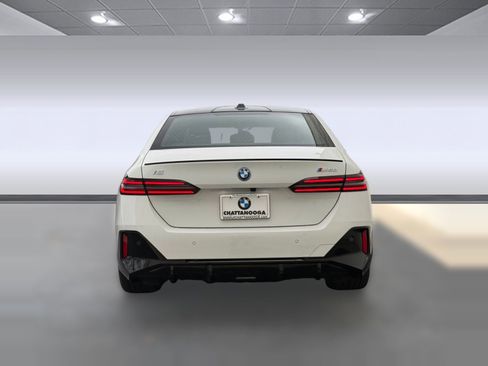 Used 2025 BMW i5 M60 w/ Premium Package image 9