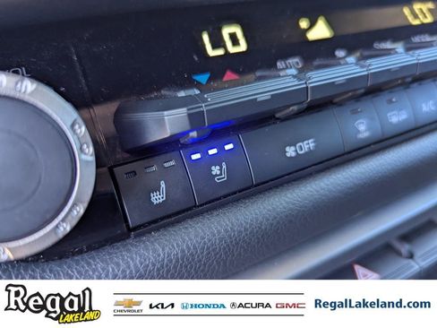 Used 2023 Toyota Tundra Limited image 21