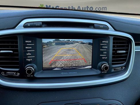 Used 2017 Kia Sorento AWD w/ LX Convenience Package image 17