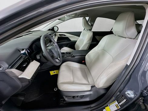 Certified 2025 Toyota Camry XLE FWD image 21