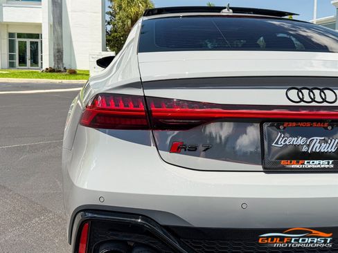 Used 2022 Audi RS 7 Sportback w/ Black Optic Package AWD/4WD image 60