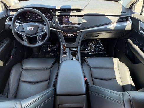 Used 2017 Cadillac XT5 Premium Luxury FWD image 12