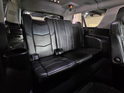 Used 2015 Cadillac Escalade ESV Premium image 18