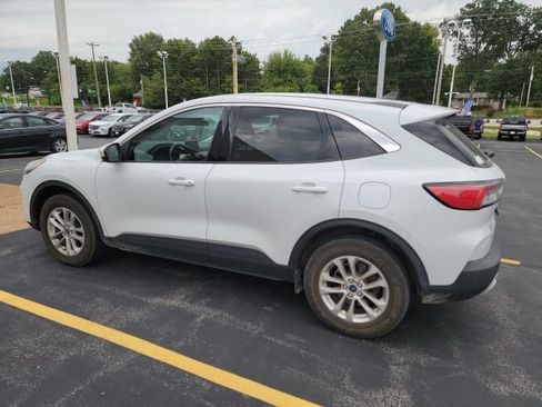 Used 2021 Ford Escape SE w/ Cold Weather Package AWD/4WD image 2
