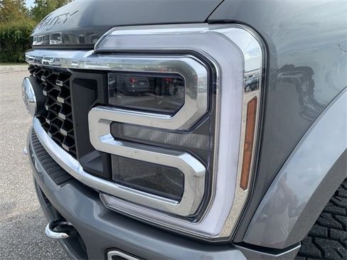 New 2024 Ford F450 Platinum w/ FX4 Off-Road Package image 9