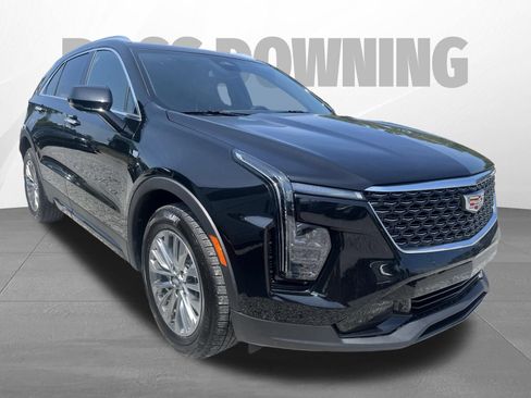 Used 2024 Cadillac XT4 Premium Luxury FWD image 3
