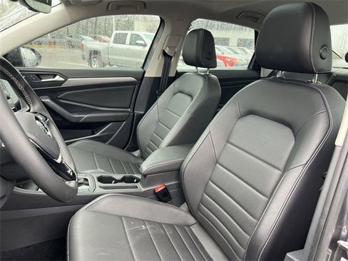 Used 2021 Volkswagen Jetta R-Line image 11