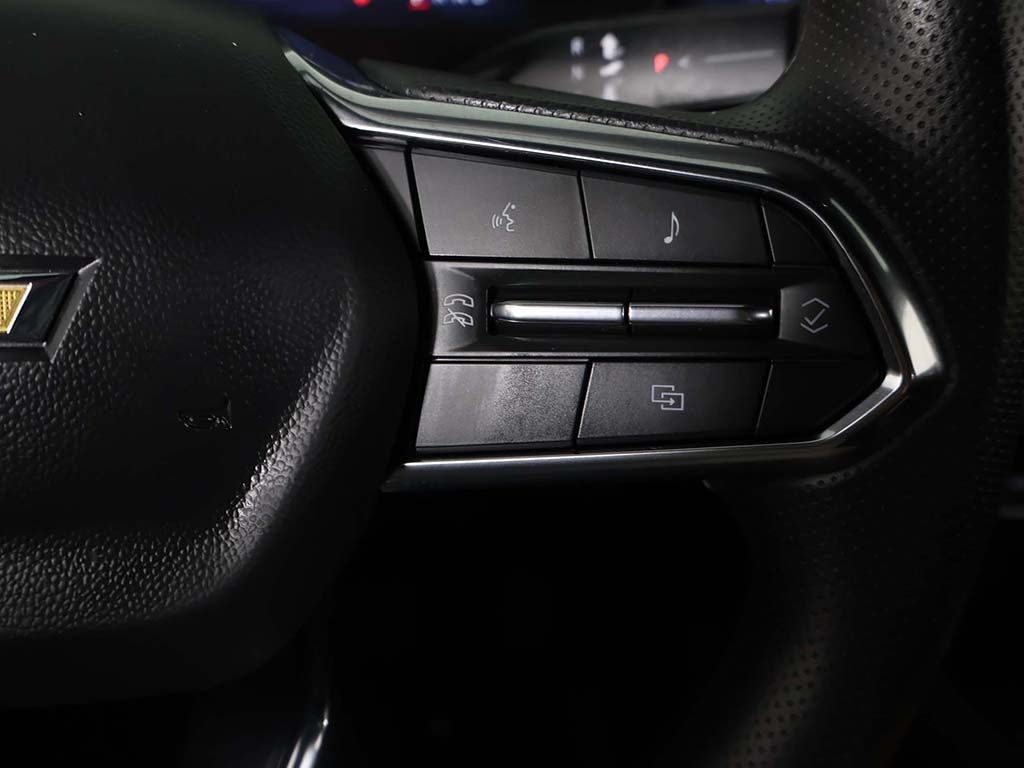 Used 2025 Chevrolet Equinox EV LT FWD image 37