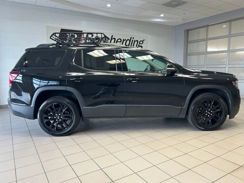 Used 2023 GMC Acadia SLT w/ Elevation Edition image 8