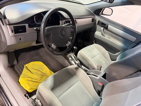 Used 2008 Suzuki Forenza 4dr Sdn Auto image 23