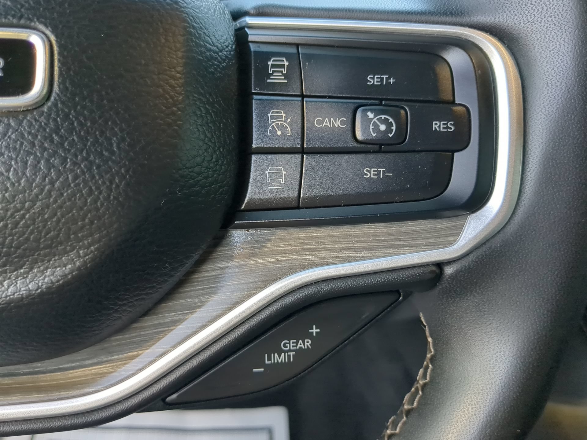 Used 2024 Jeep Wagoneer Series II AWD/4WD image 68
