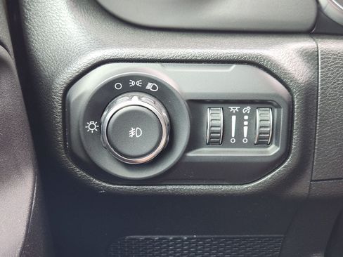 Used 2022 Jeep Wrangler Unlimited Sport AWD/4WD image 30
