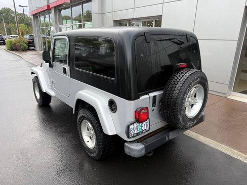 Used 2005 Jeep Wrangler Unlimited AWD/4WD image 2