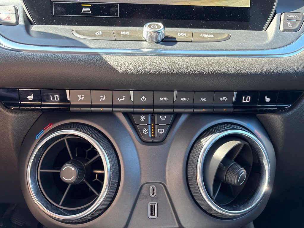 Used 2025 Chevrolet Blazer LT FWD image 41