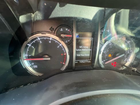 Certified 2022 Toyota 4Runner TRD Off-Road Premium AWD/4WD image 11